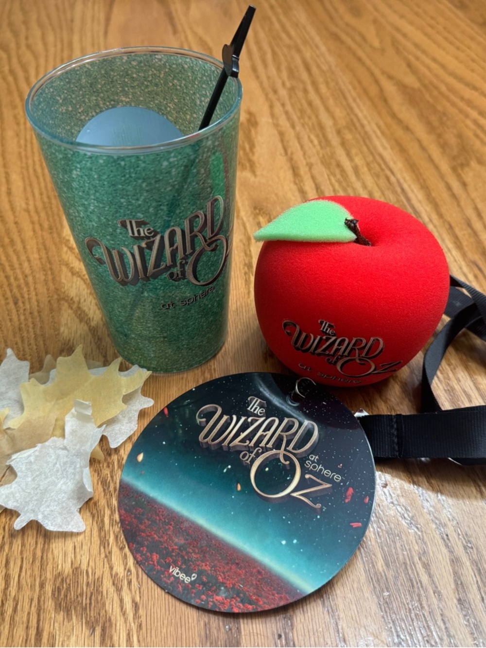 The Wizard of Oz Red Apple Foam Pom & Green Glitter Tumbler Set